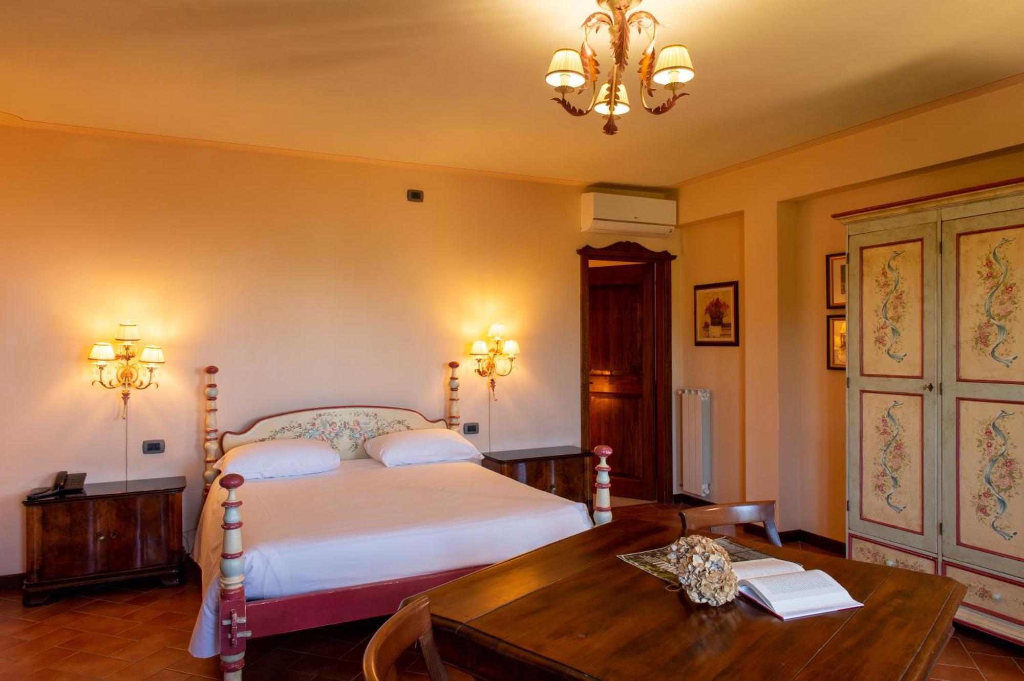 Borgo I Tre Baroni - Spa Suites & Resort 波皮 客房 照片