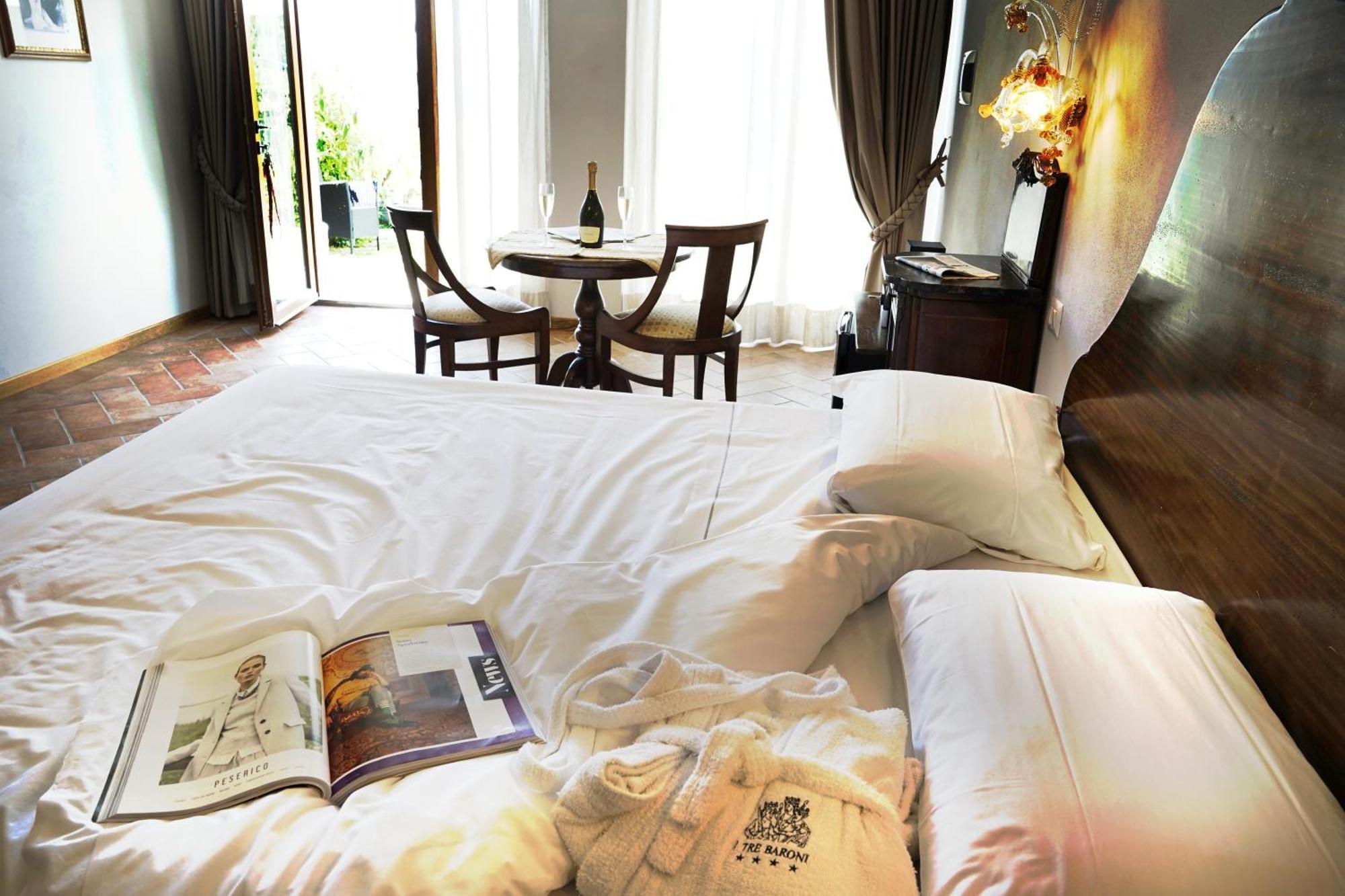 Borgo I Tre Baroni - Spa Suites & Resort 波皮 客房 照片